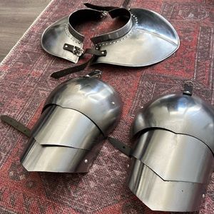 Chest plate and shoulder armor